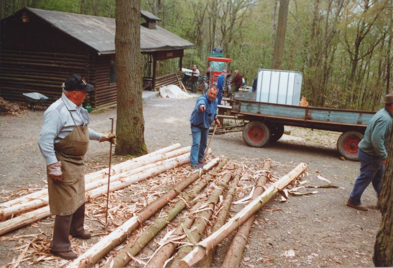 Datei:Arbeitseinsatz Huette 1.jpg