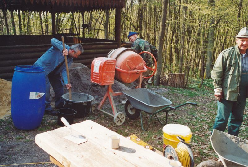 Datei:Arbeitseinsatz Huette 2.jpg