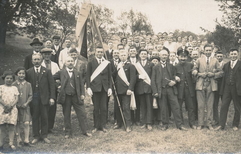 Datei:Fahnenweihe 1929 des Männergesangverein 1.jpg