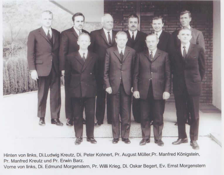 Datei:Gruppenbild Apostolische Kirchengemeinde.jpg