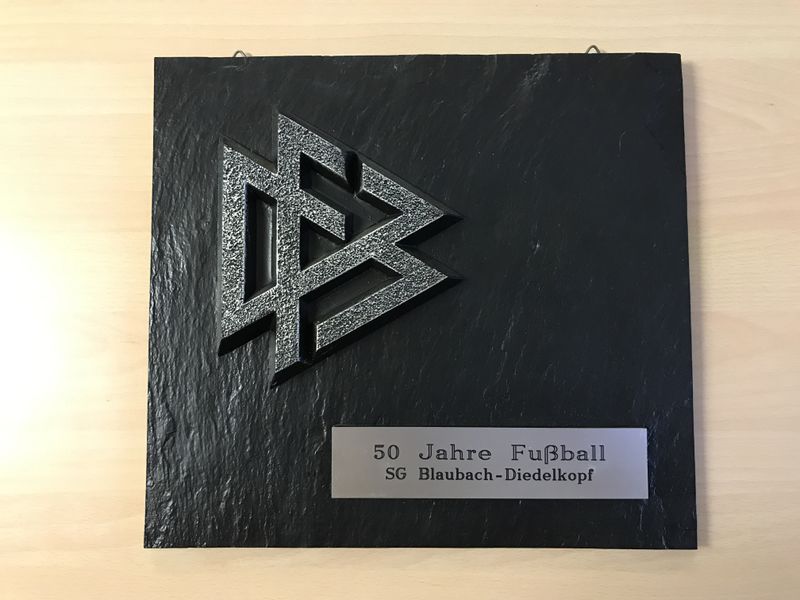 Datei:Jubiläumsplatte 50 Jahre SG.jpg