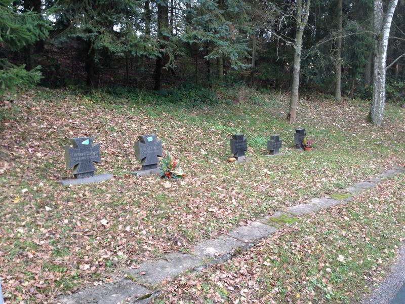 Datei:Kriegsgräber Blaubach.jpg