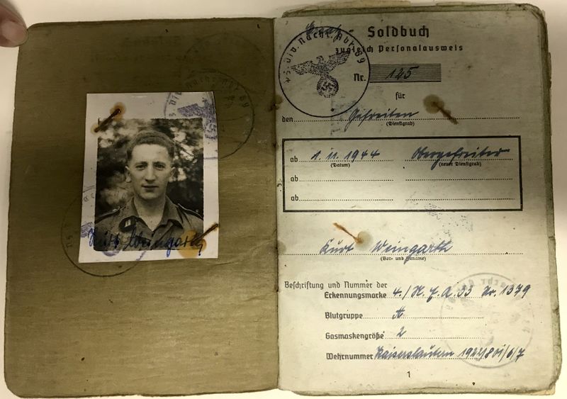 Datei:Soldbuch K W innen.jpg